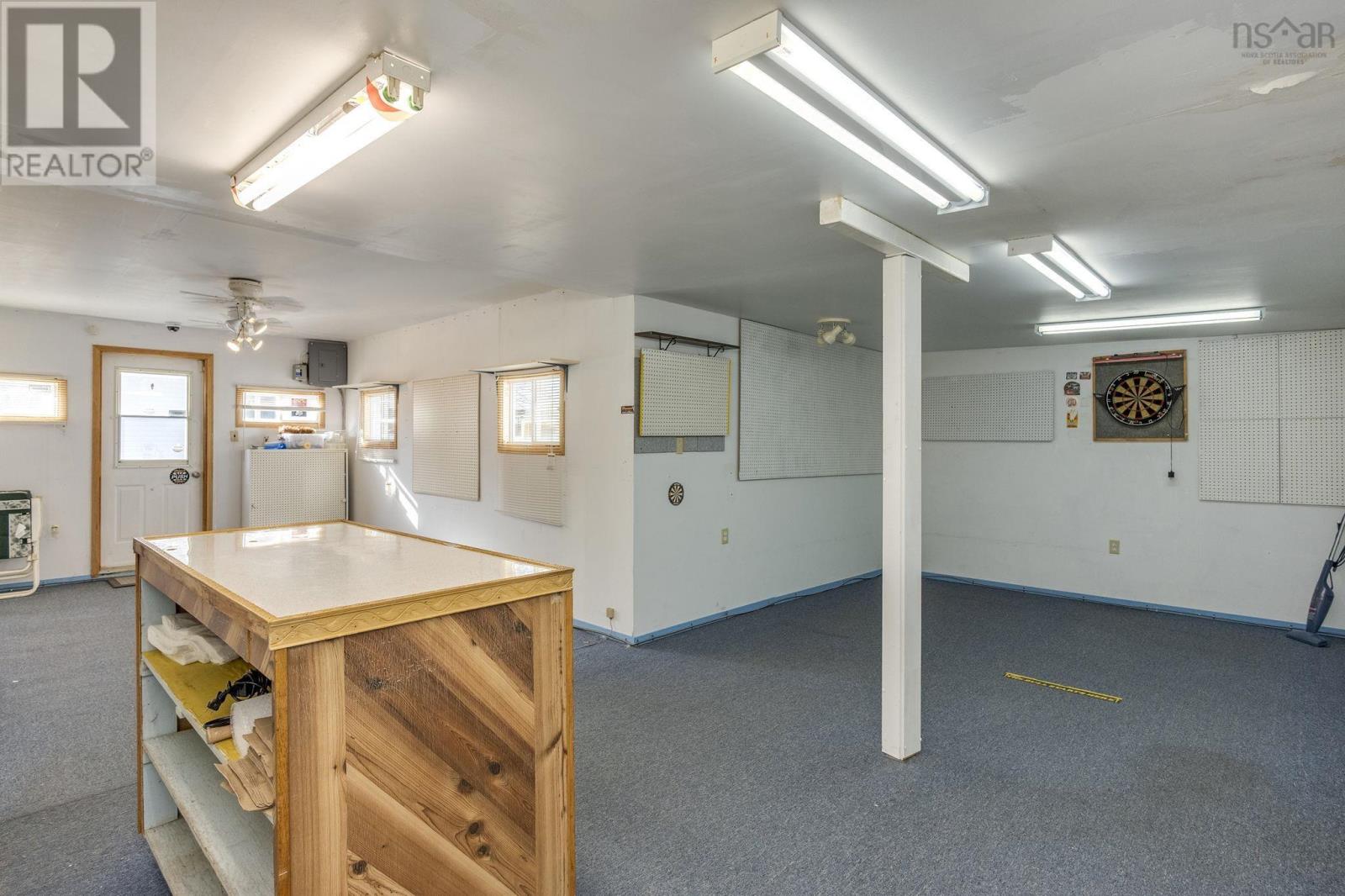 Property 34 of 34 of 8711 201 Highway