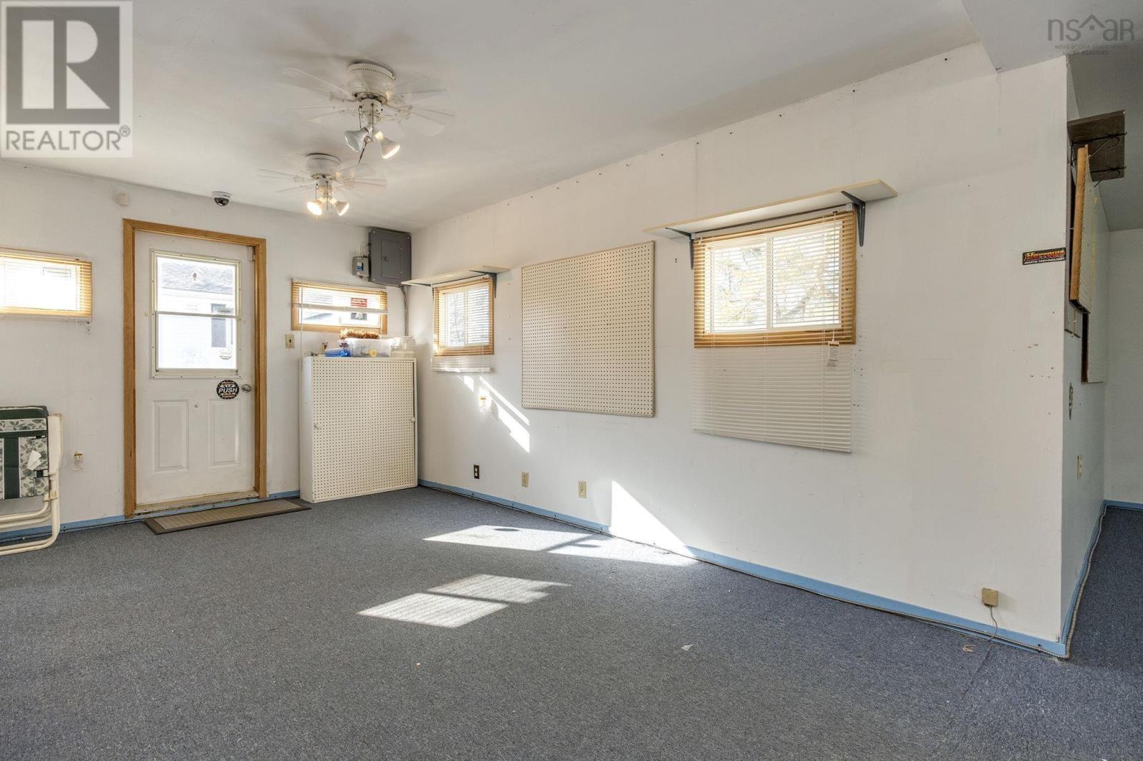 Property 32 of 34 of 8711 201 Highway