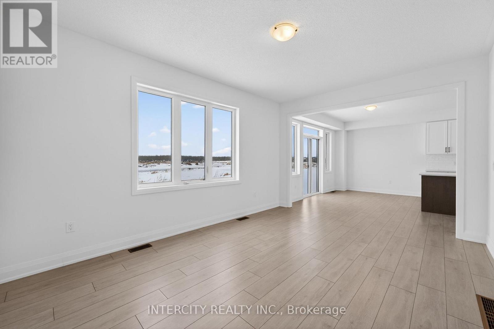 32 LEGACY CIRCLE - 23