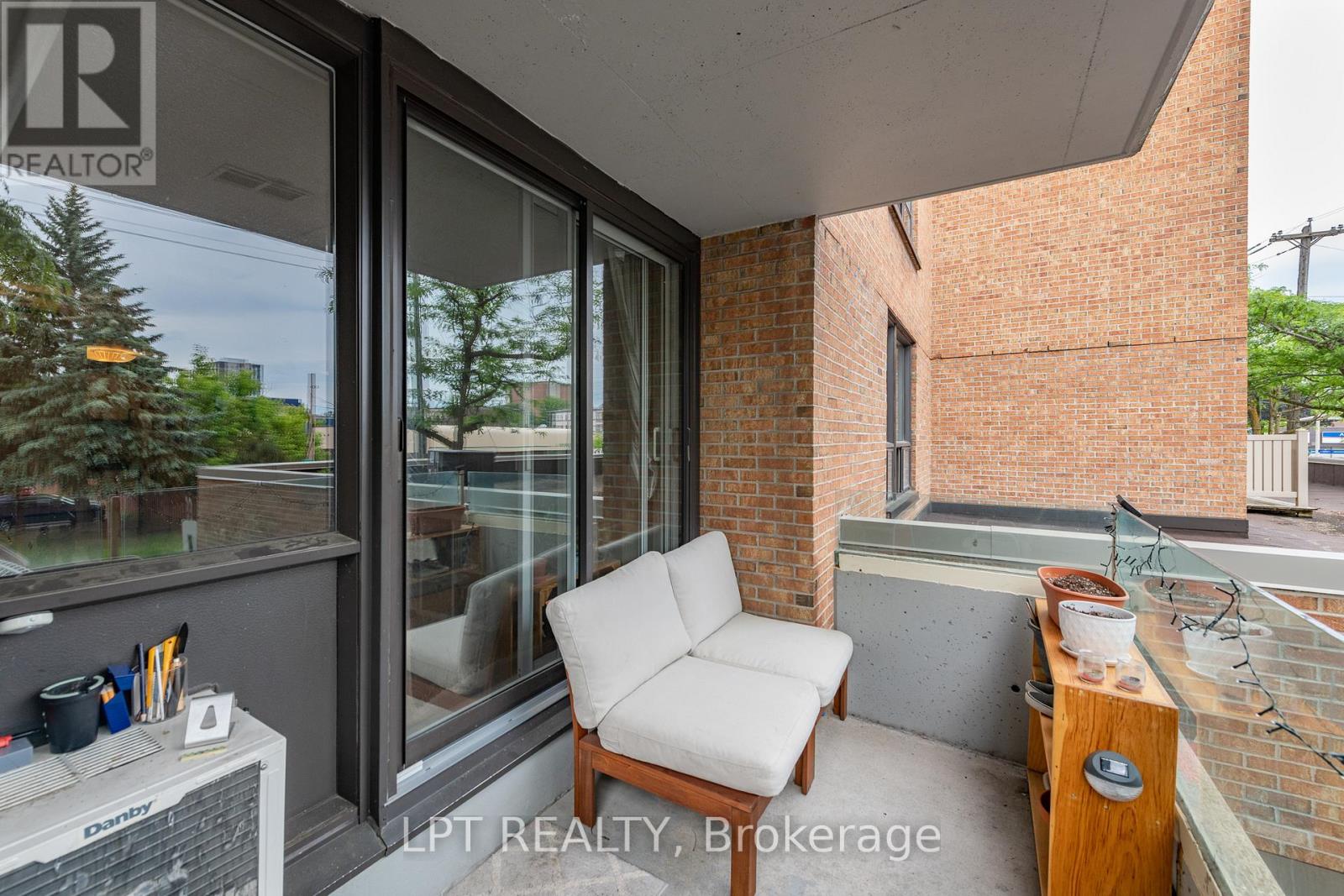 #206 - 1177 BELANGER AVENUE — photo 28