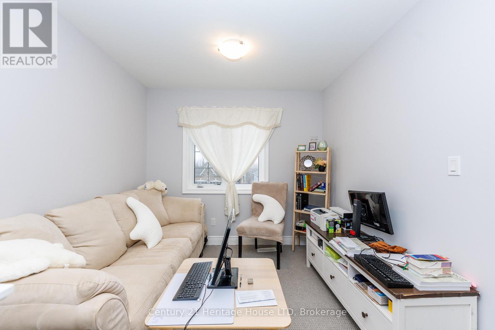 397 HUMMEL CRESCENT - 16