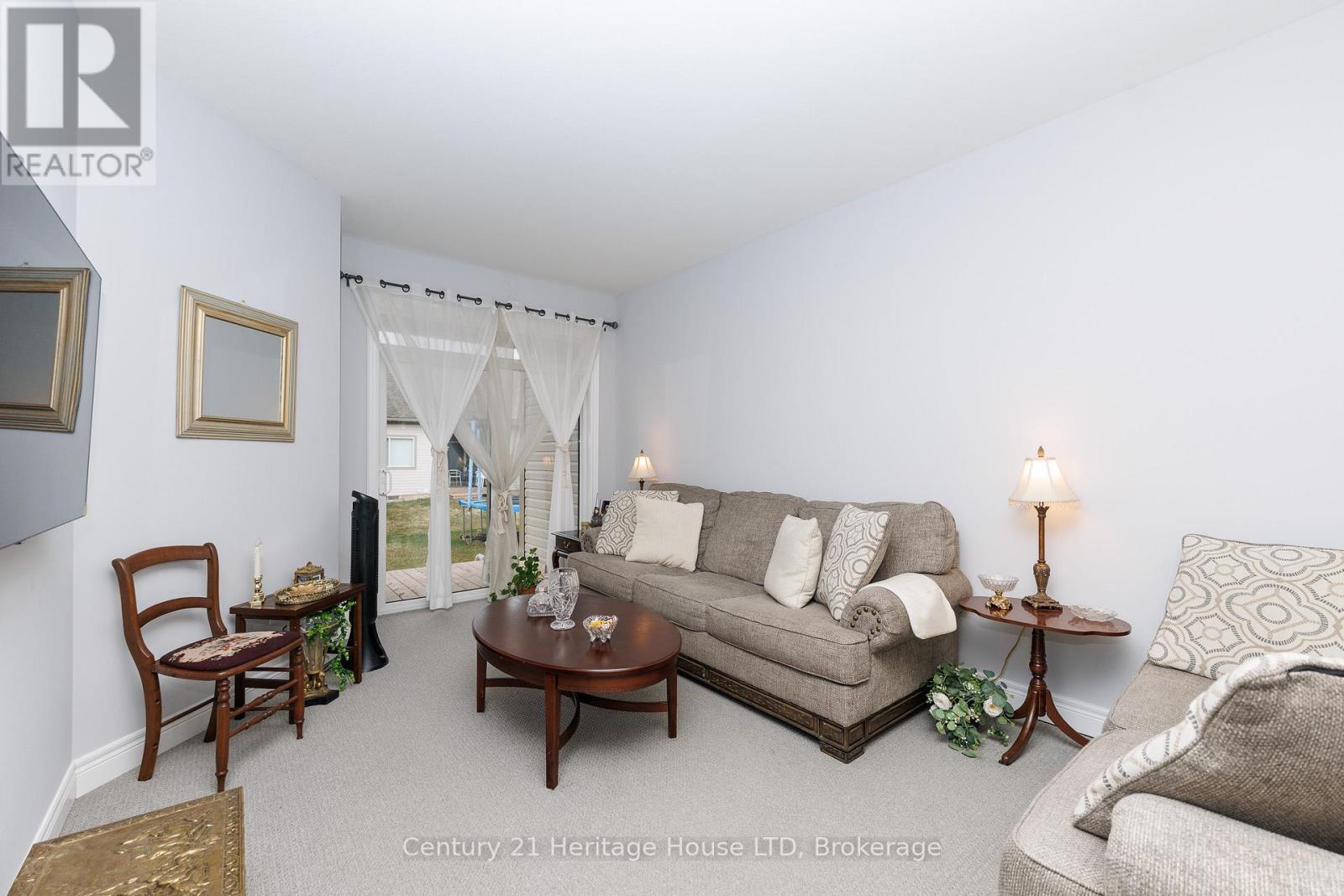 397 HUMMEL CRESCENT - 6