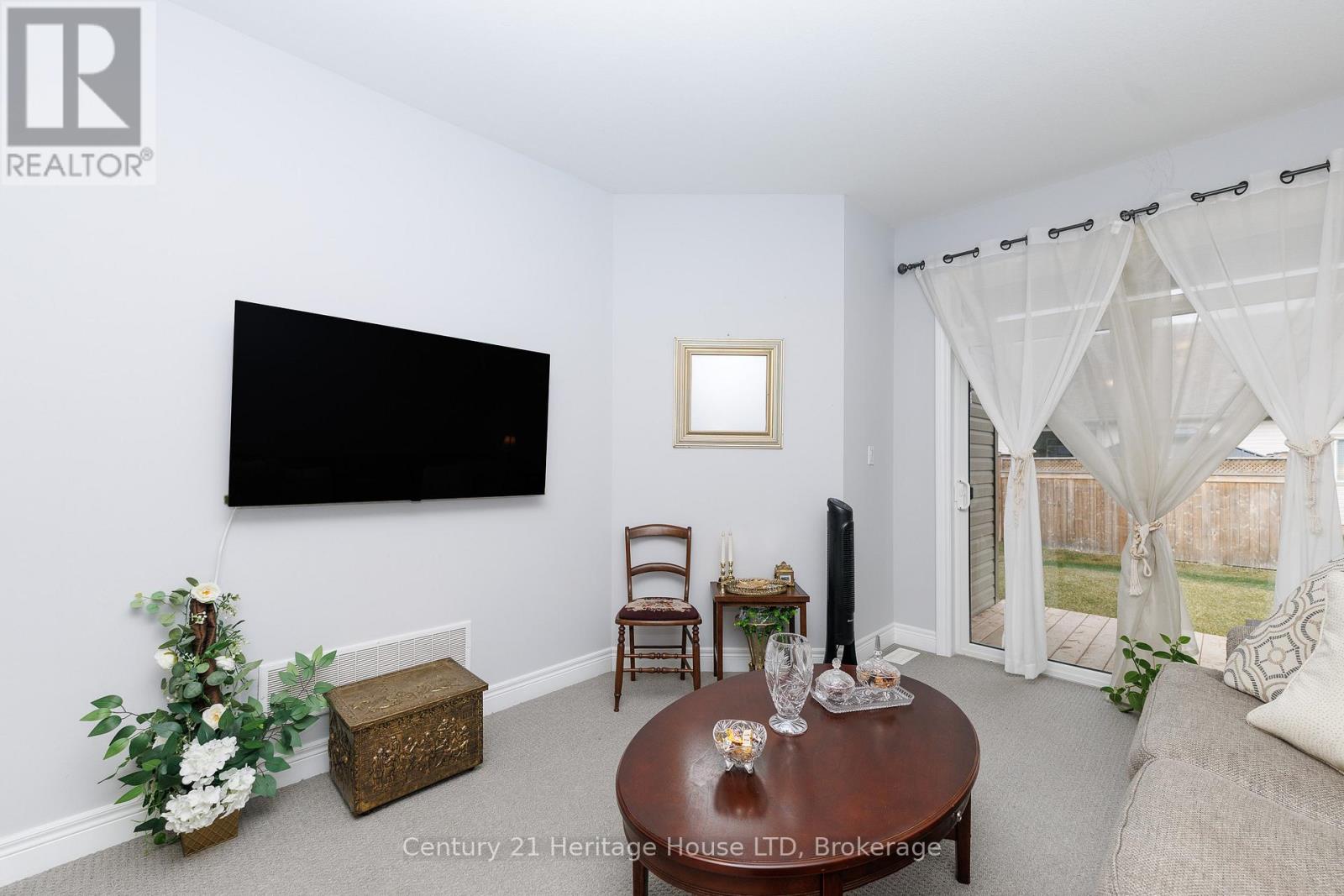 397 HUMMEL CRESCENT - 7