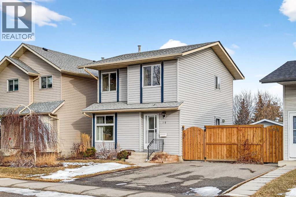 Single Family House for Sale in  Shawglen Road SW Shawnessy Calgary 