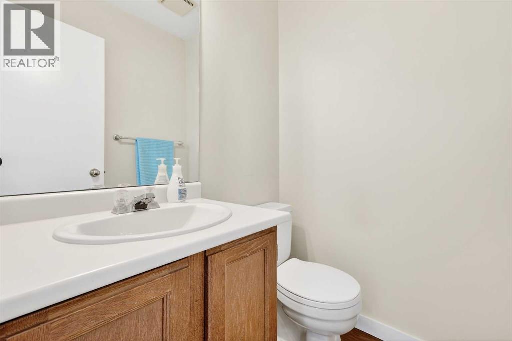 Single Family House for Sale in  Shawglen Road SW Shawnessy Calgary 