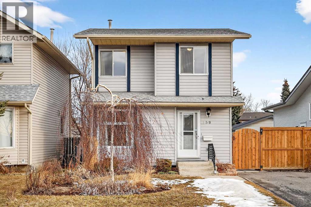 Single Family House for Sale in  Shawglen Road SW Shawnessy Calgary 