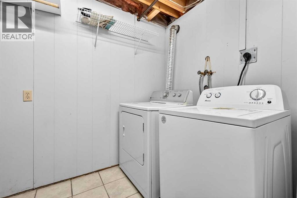 Single Family House for Sale in  Shawglen Road SW Shawnessy Calgary 