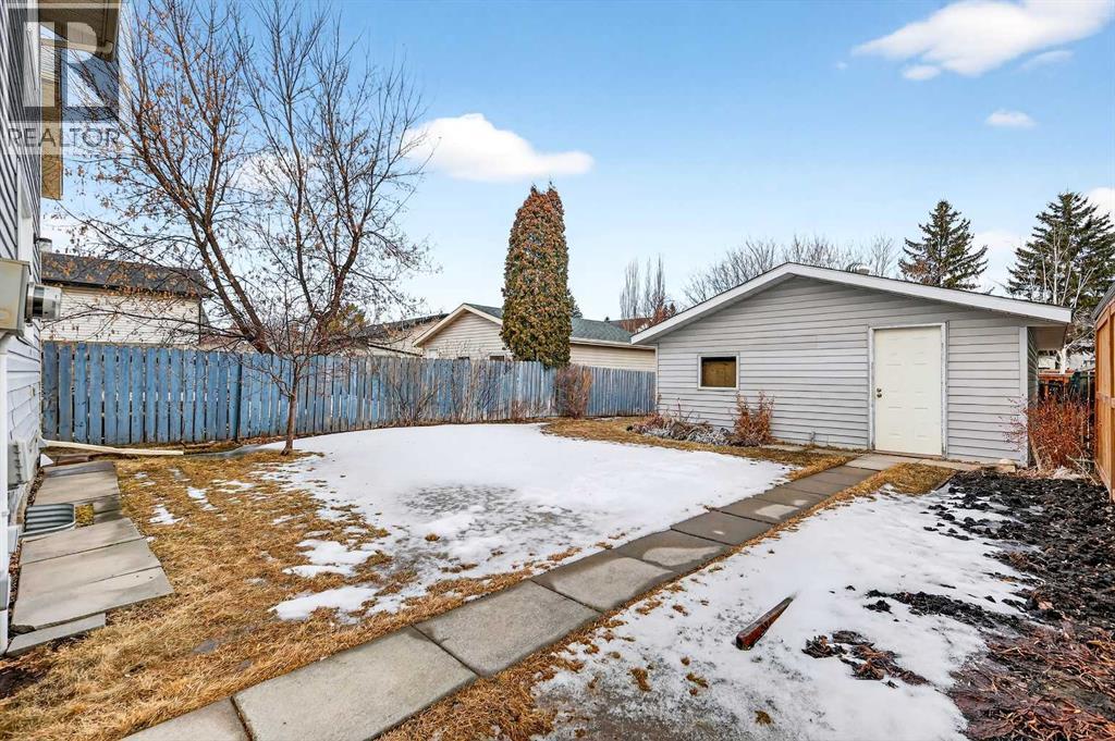 Single Family House for Sale in  Shawglen Road SW Shawnessy Calgary 