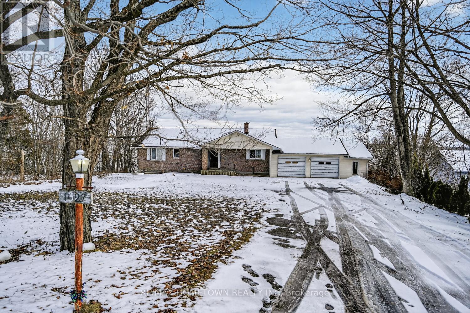 1327 1000 ISLANDS PARKWAY