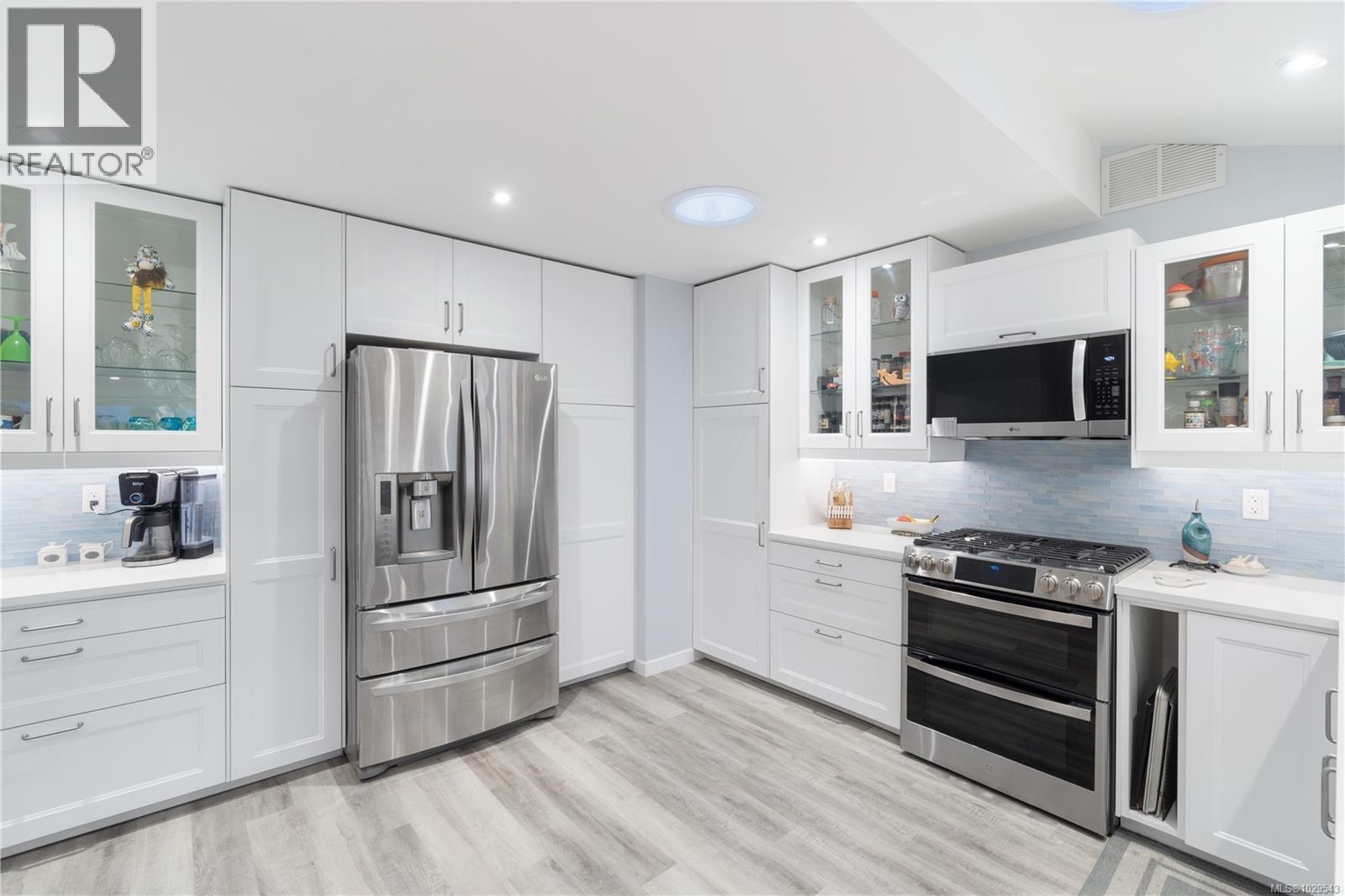 7896 LANTZVILLE RD - 20