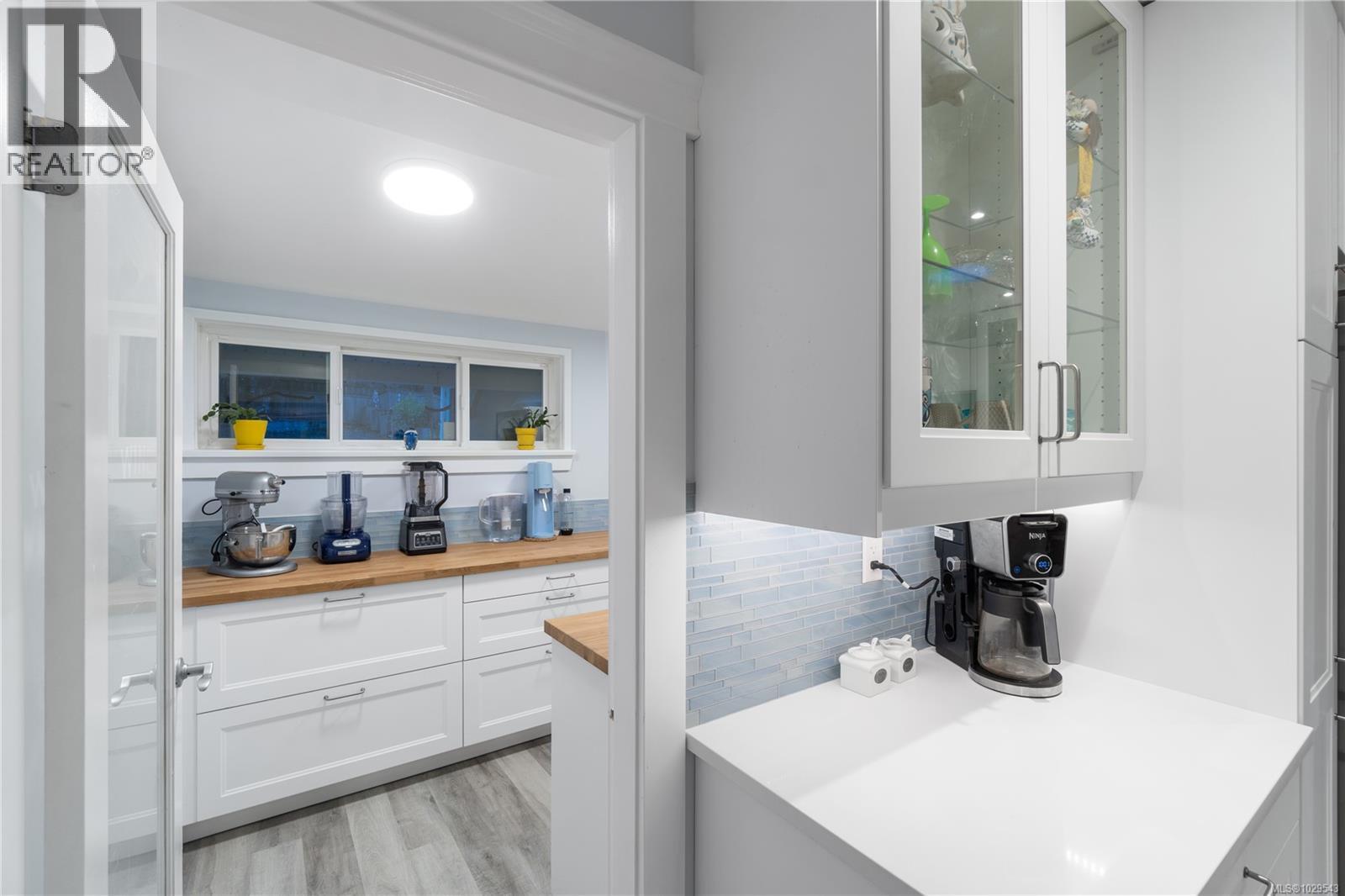 7896 LANTZVILLE RD - 21