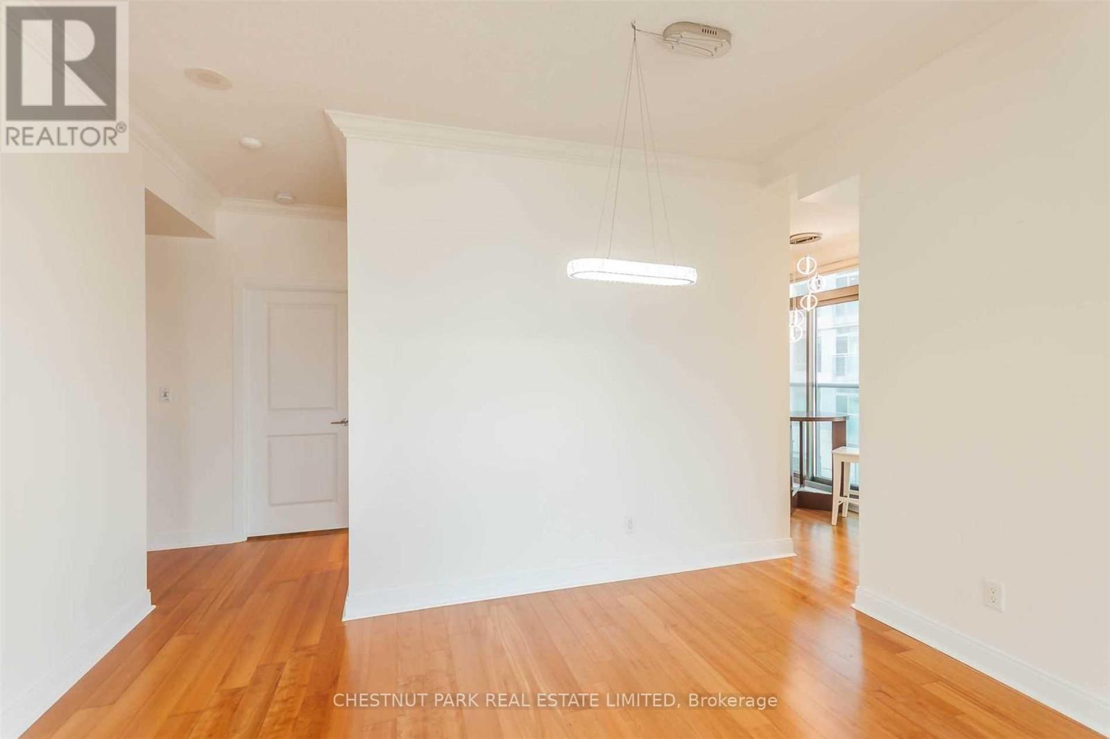 #401 21 SCOLLARD STREET - 17