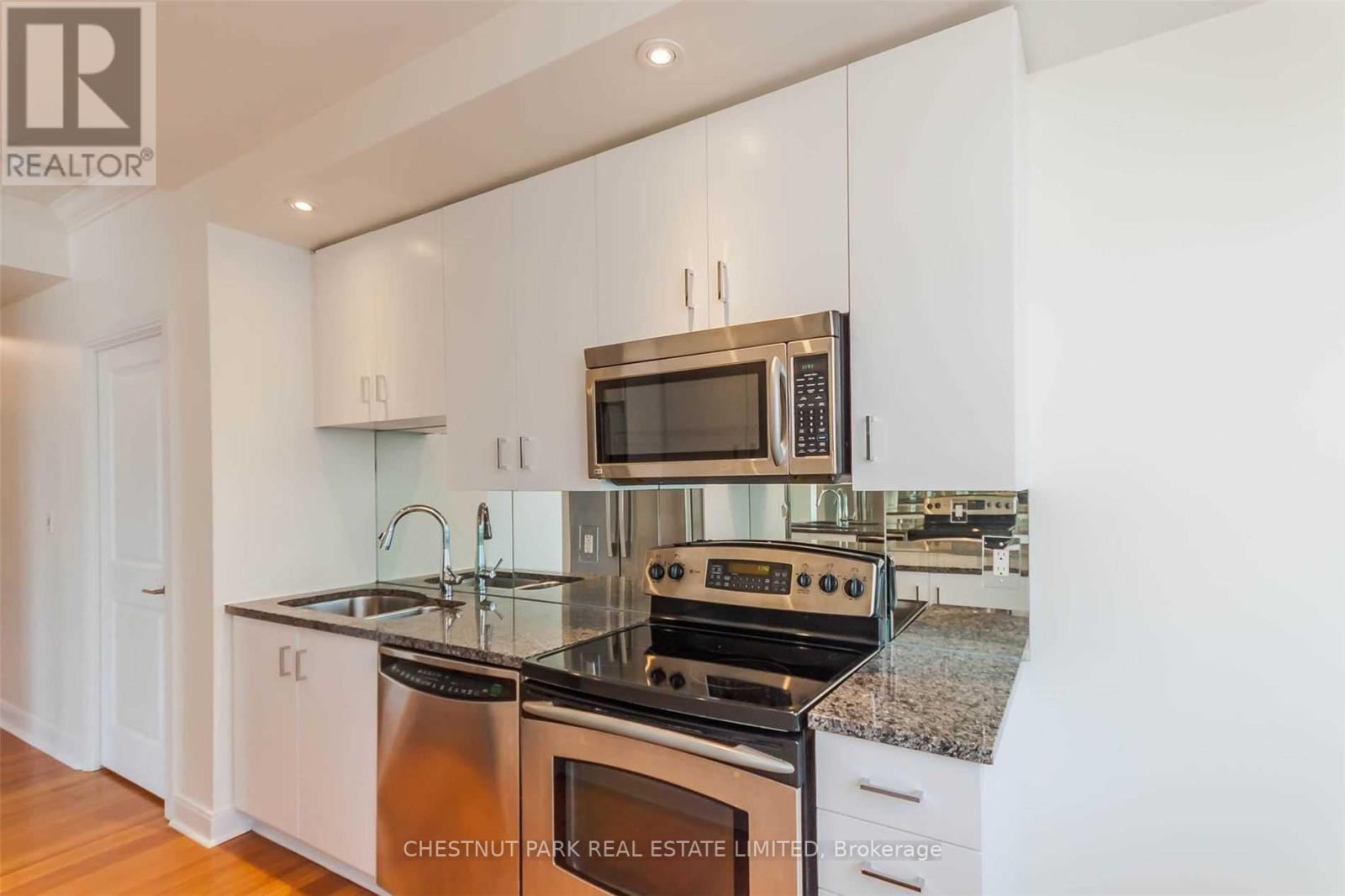 #401 21 SCOLLARD STREET - 22