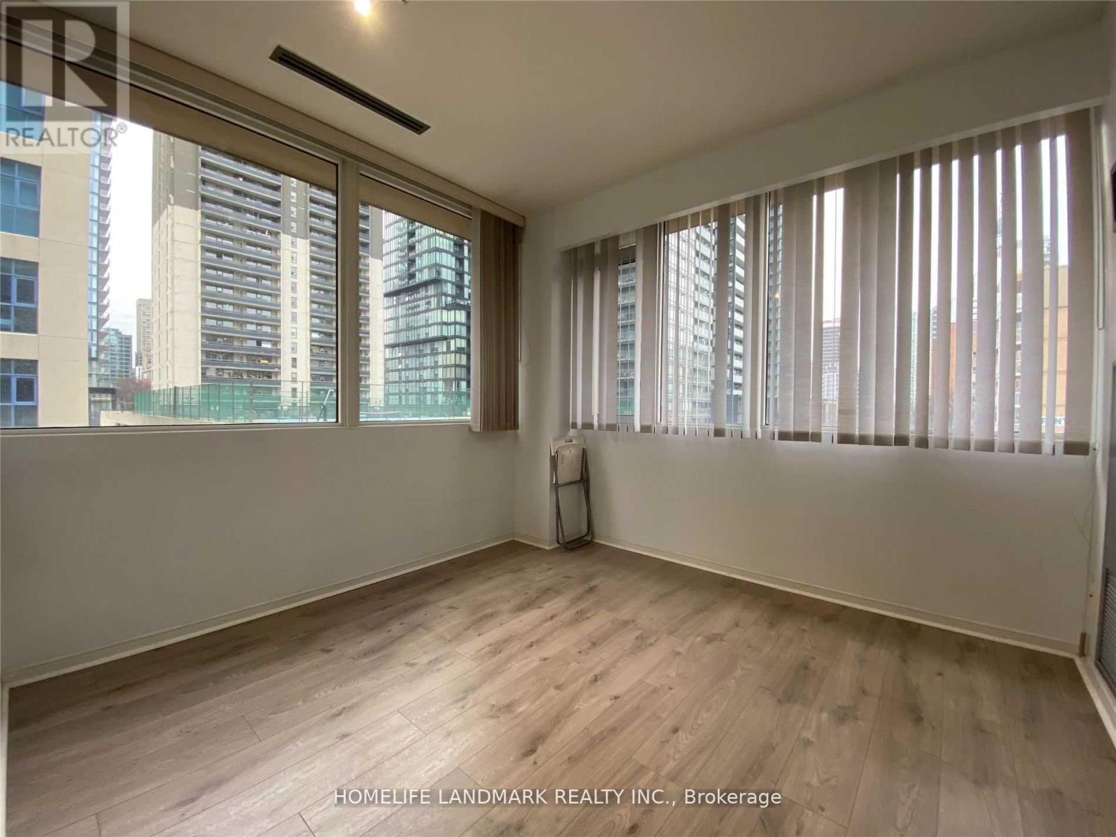 #407 555 YONGE STREET - 10