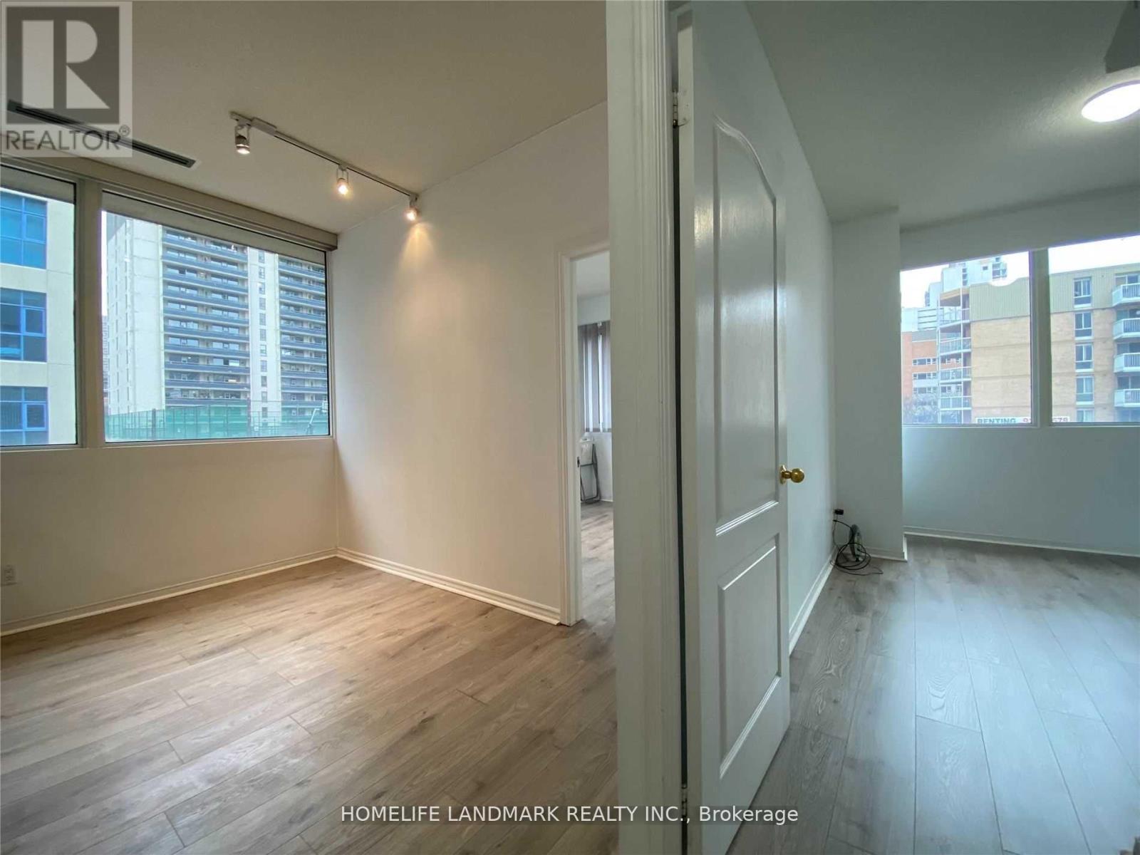 #407 555 YONGE STREET - 14