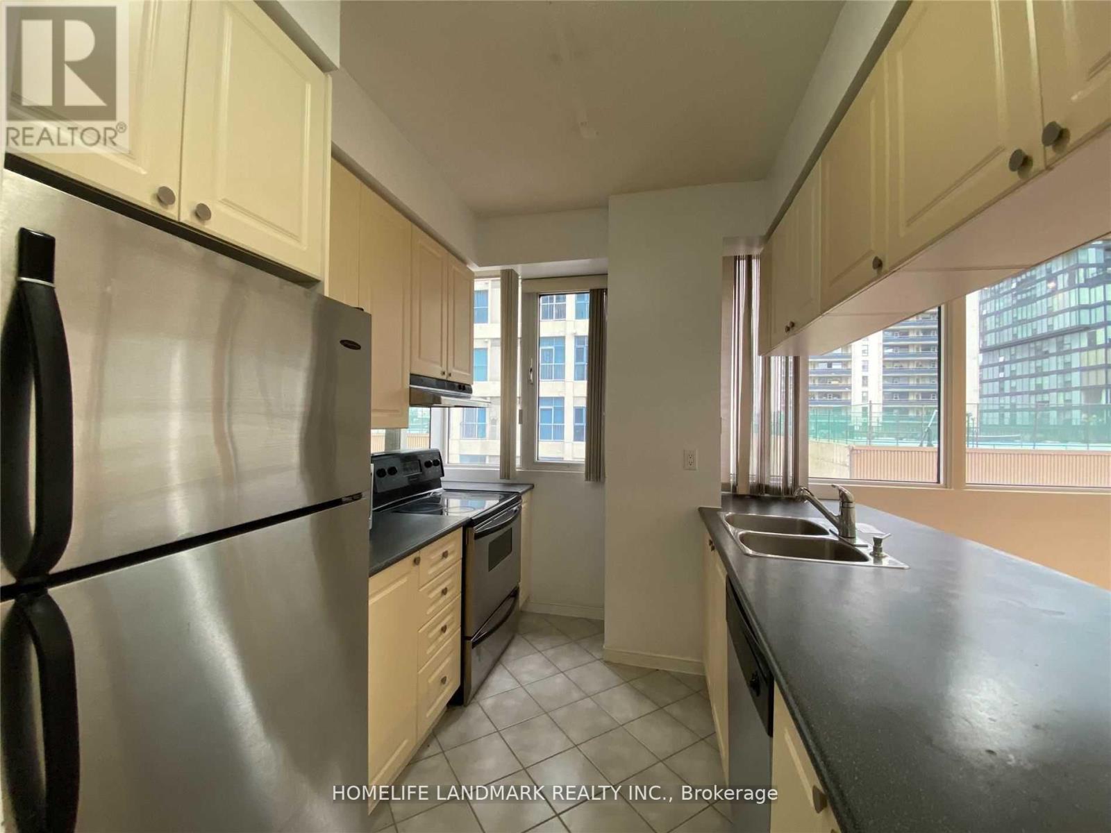 #407 555 YONGE STREET - 15