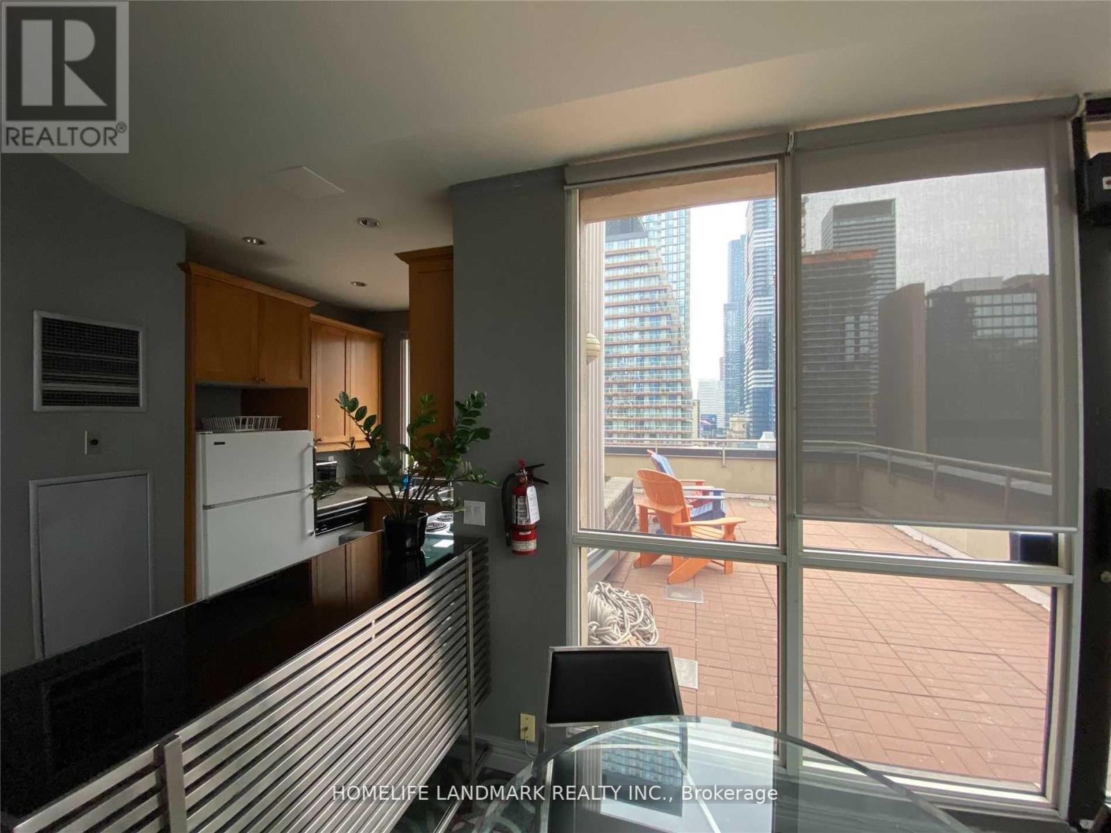 #407 555 YONGE STREET - 21