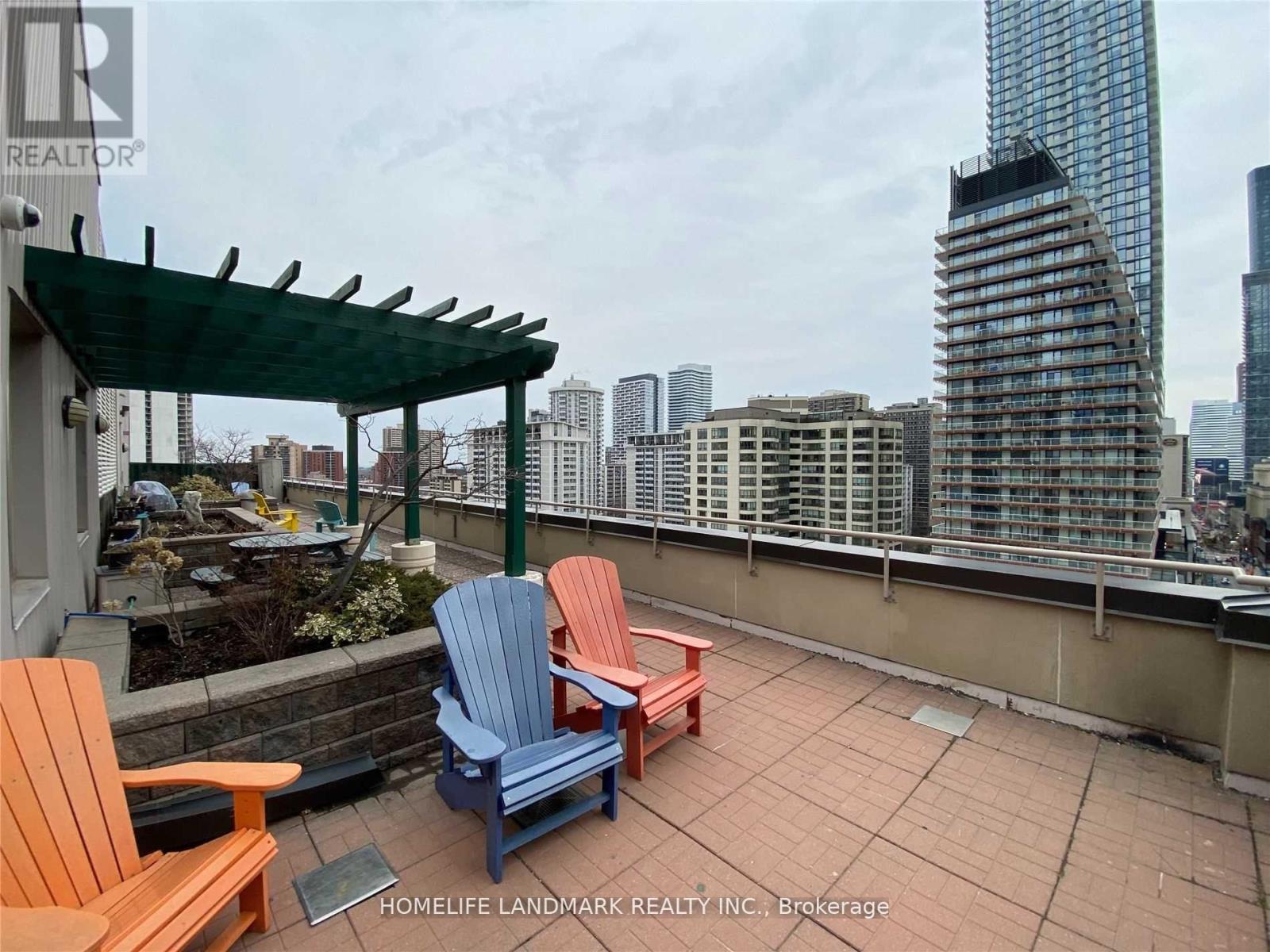 #407 555 YONGE STREET - 22