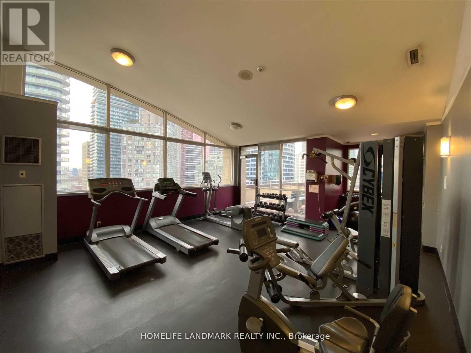 #407 555 YONGE STREET - 24