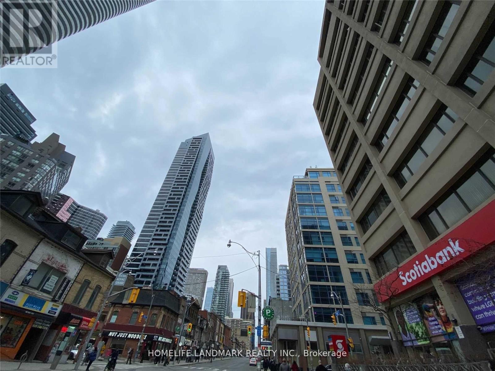 #407 555 YONGE STREET - 3