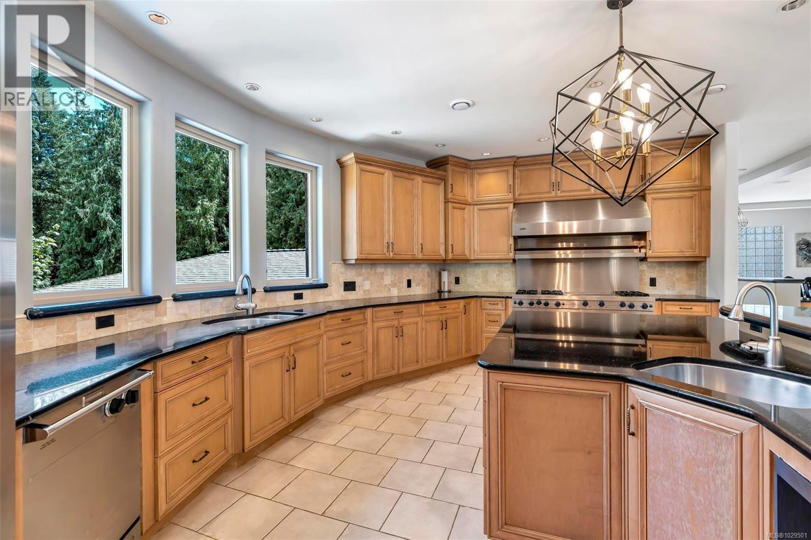  350 Sparton Road, Saanich