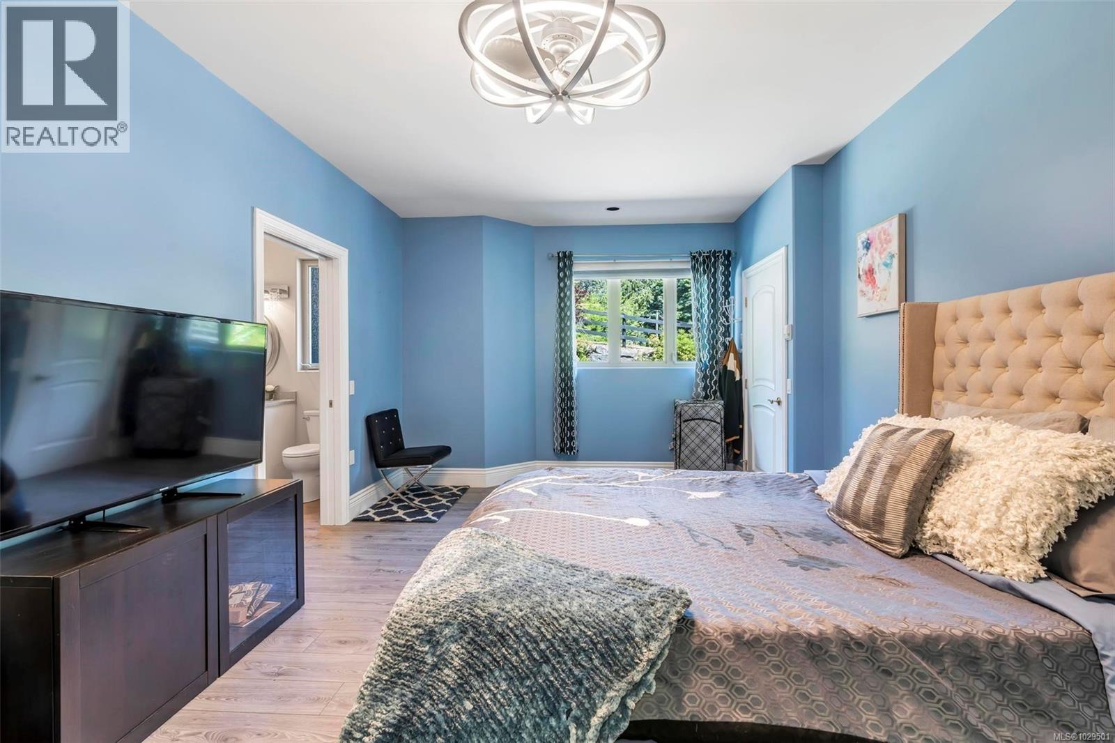  350 Sparton Road, Saanich