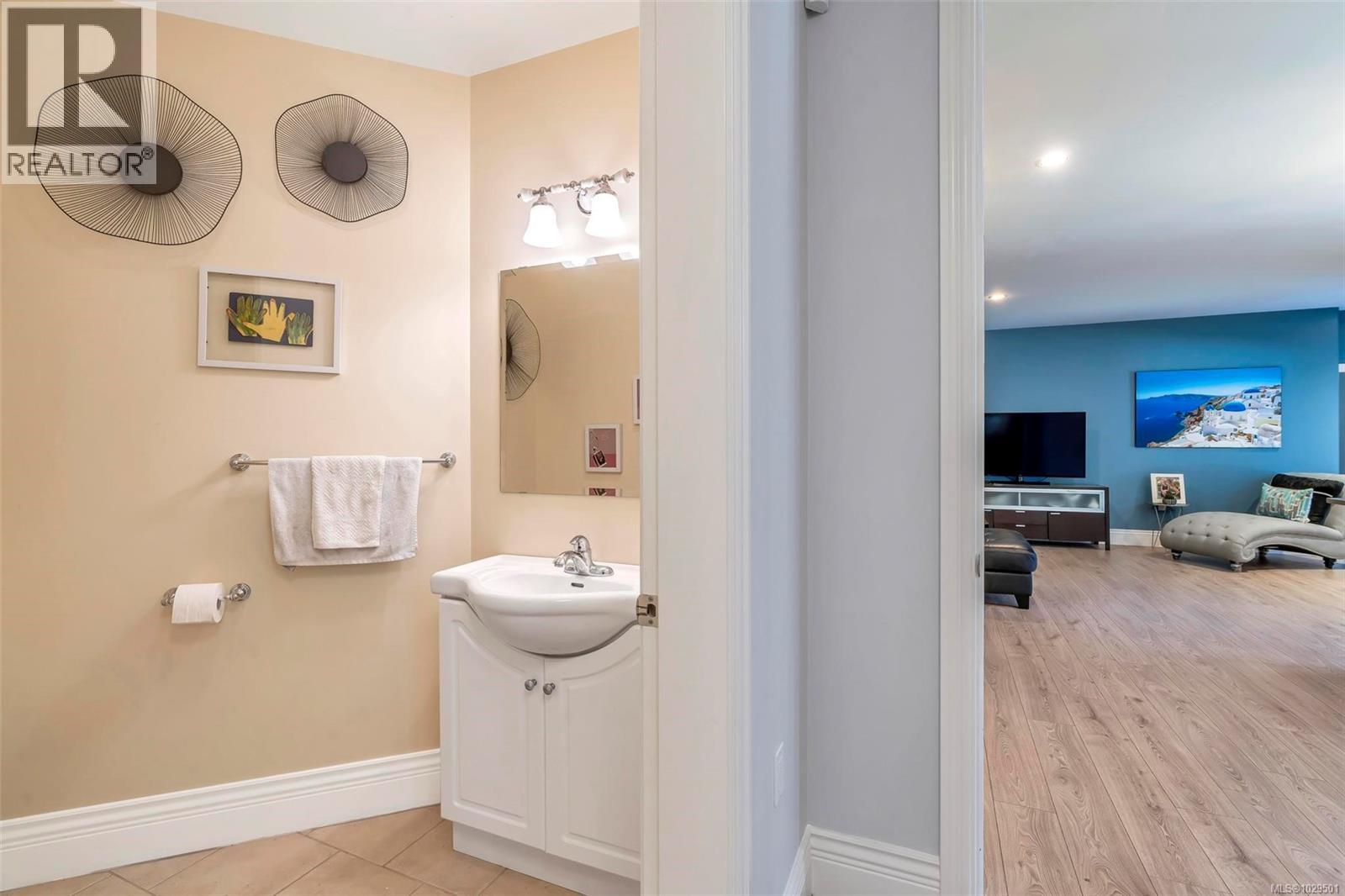  350 Sparton Road, Saanich