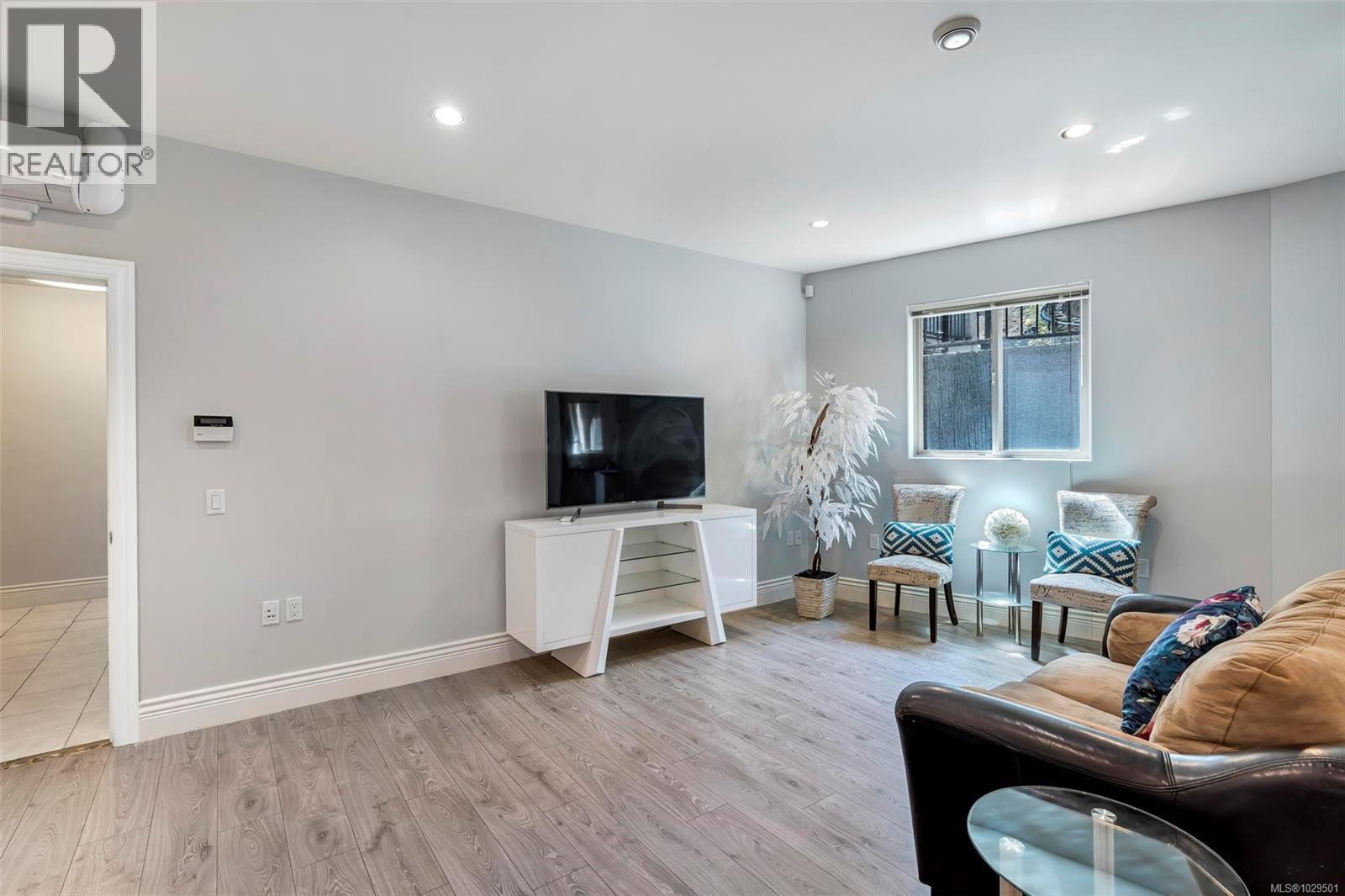  350 Sparton Road, Saanich