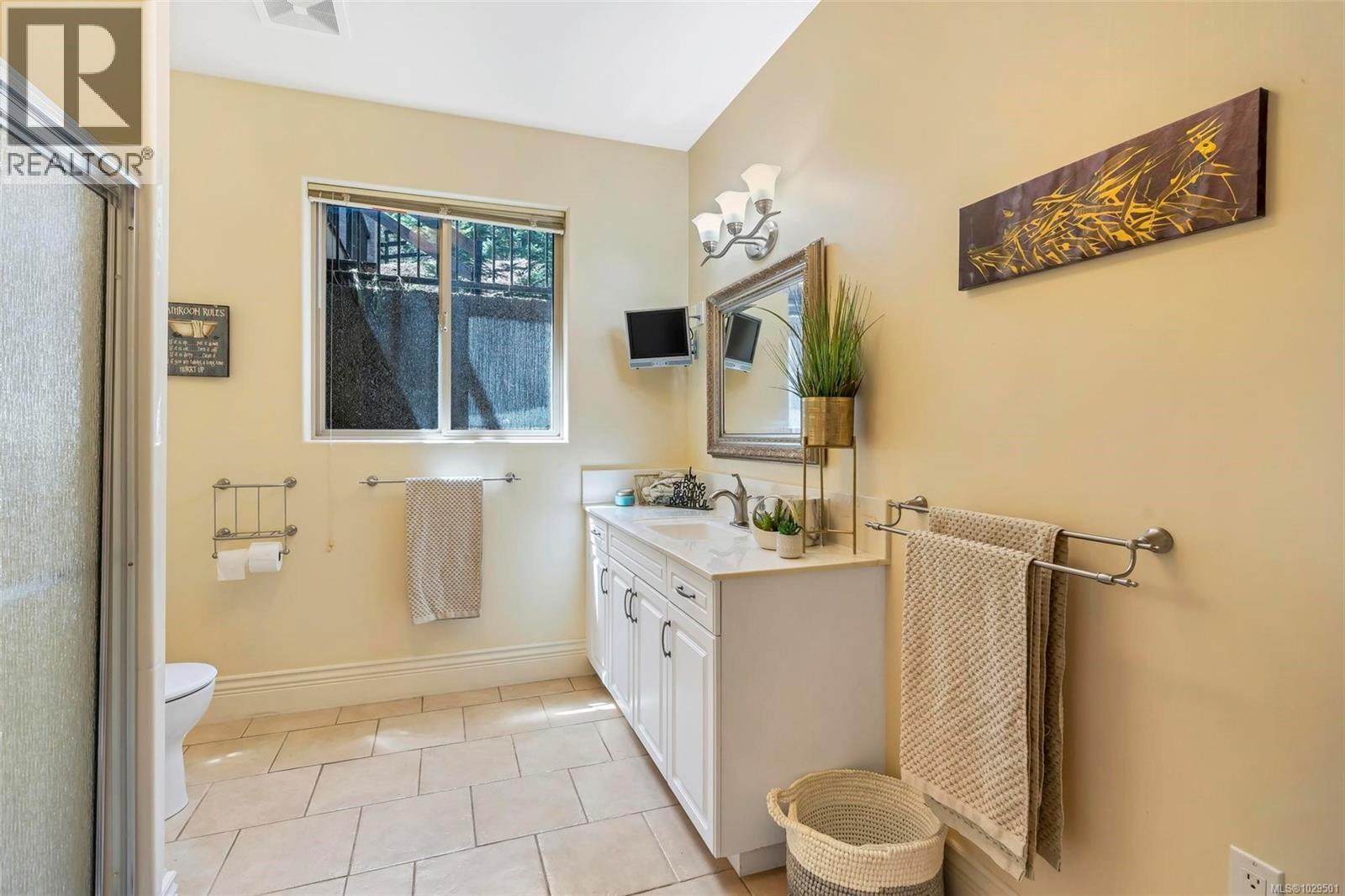  350 Sparton Road, Saanich