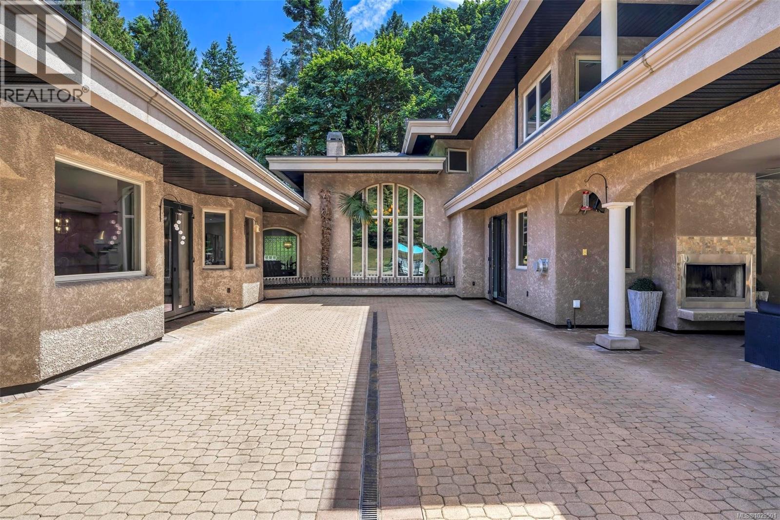  350 Sparton Road, Saanich