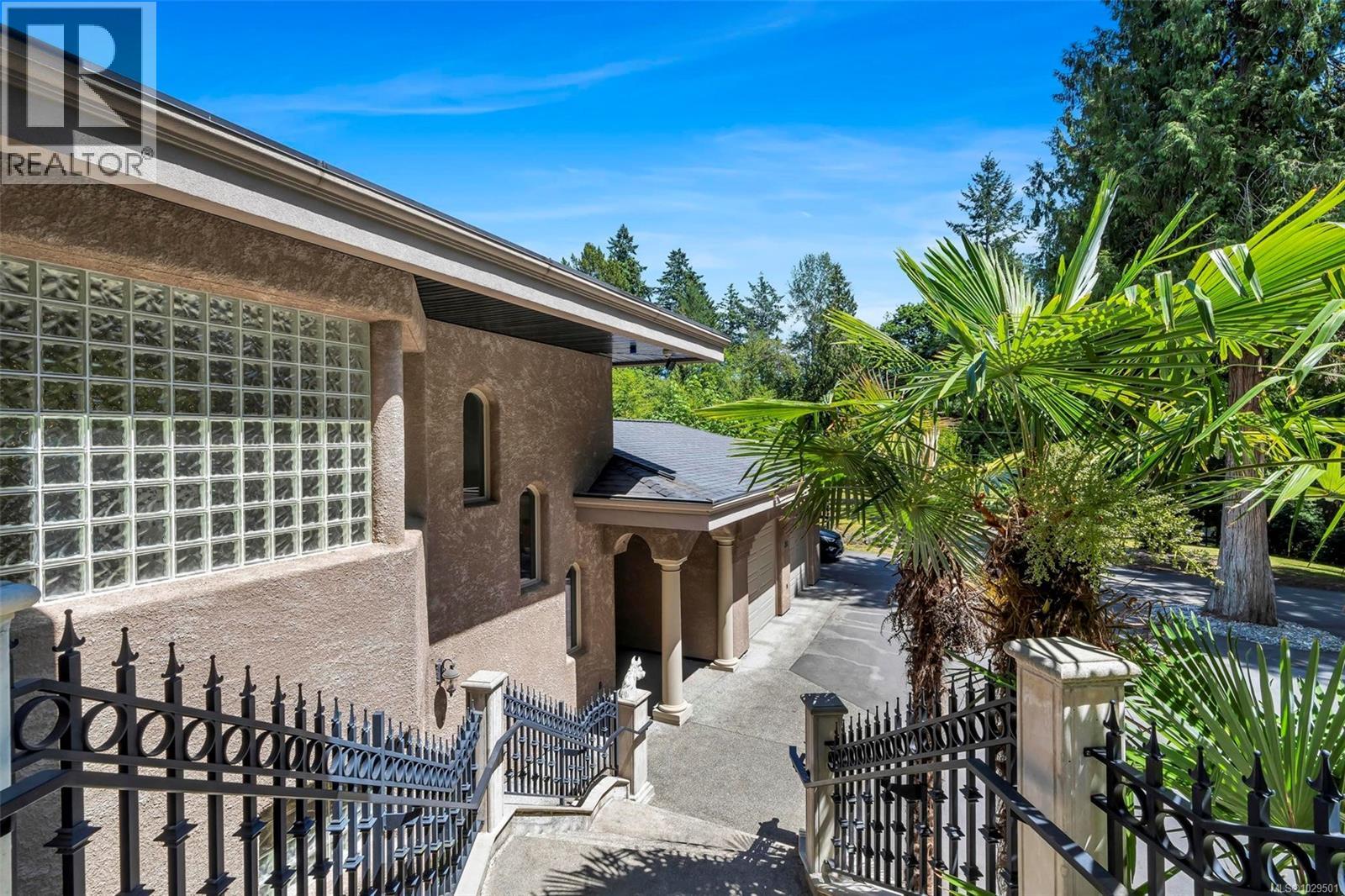  350 Sparton Road, Saanich