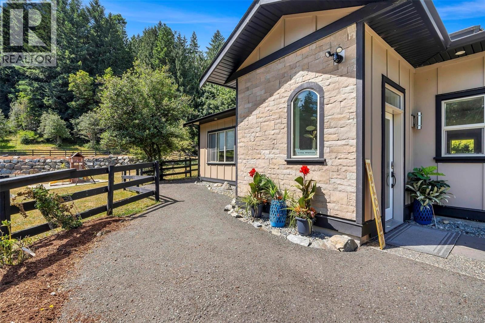  350 Sparton Road, Saanich