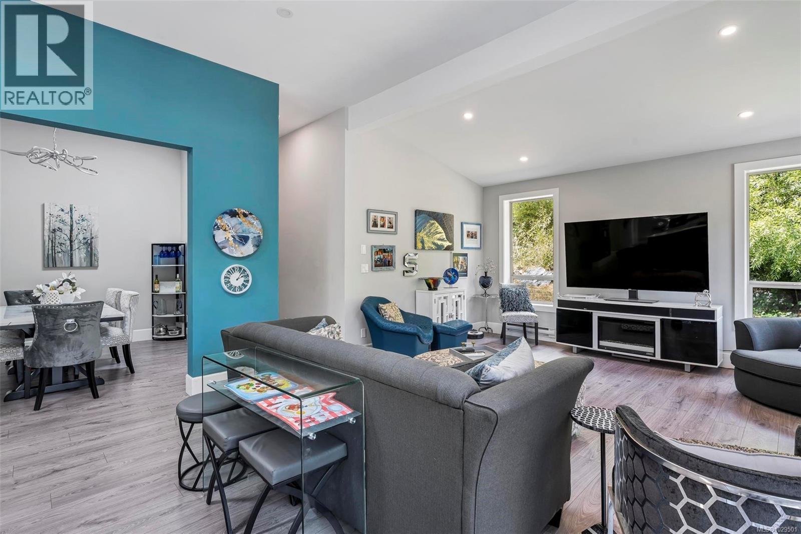  350 Sparton Road, Saanich