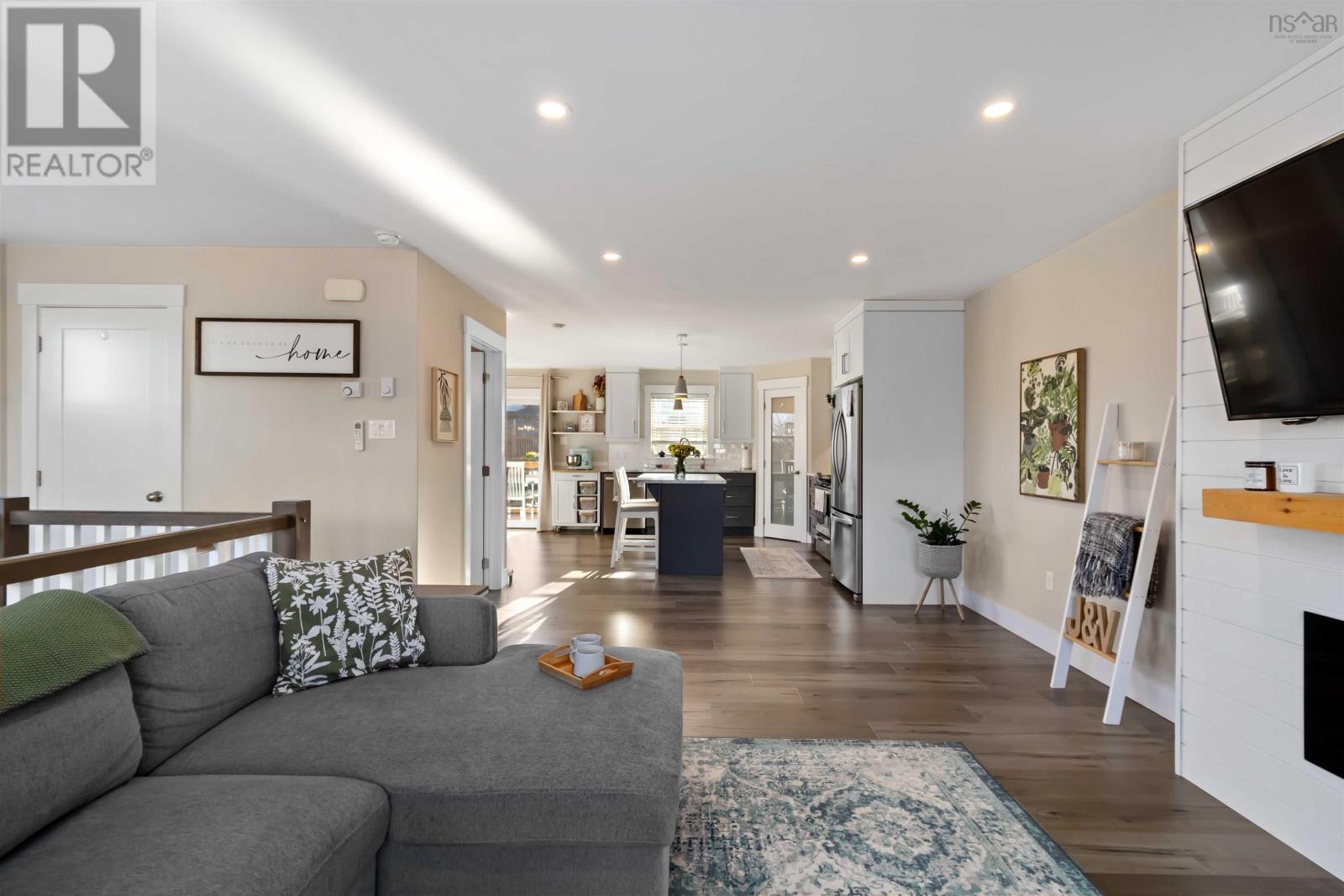 Property 28 of 46 of 46 Rafting Drive