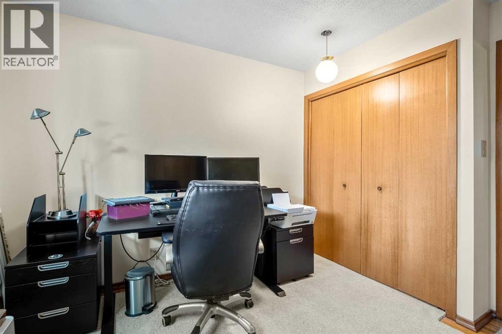 Single Family House Bi-level for Sale in  Dalmead Crescent NW Dalhousie Calgary 