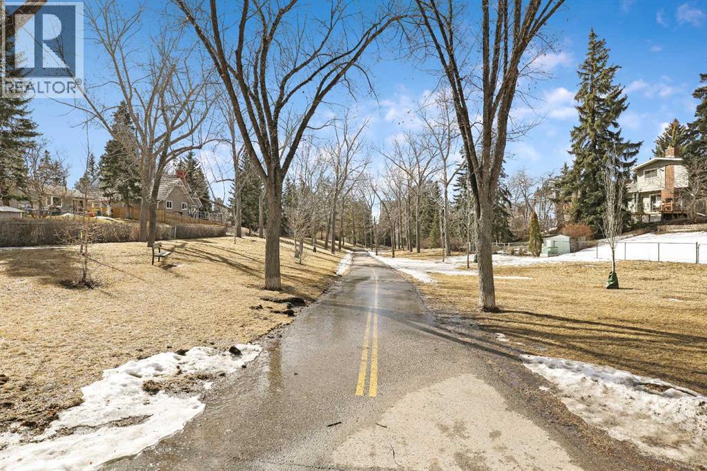 Single Family House Bi-level for Sale in  Dalmead Crescent NW Dalhousie Calgary 