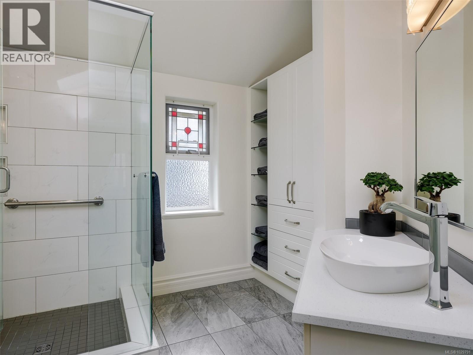 #3 445 ADMIRALS RD - 17