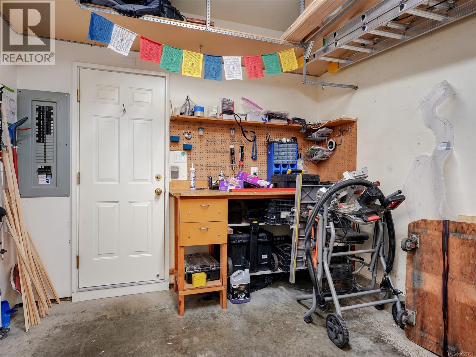 #3 445 ADMIRALS RD - 31