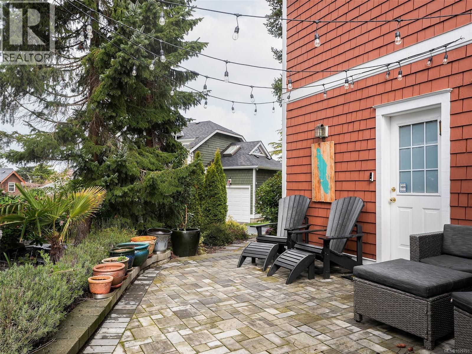 #3 445 ADMIRALS RD - 32