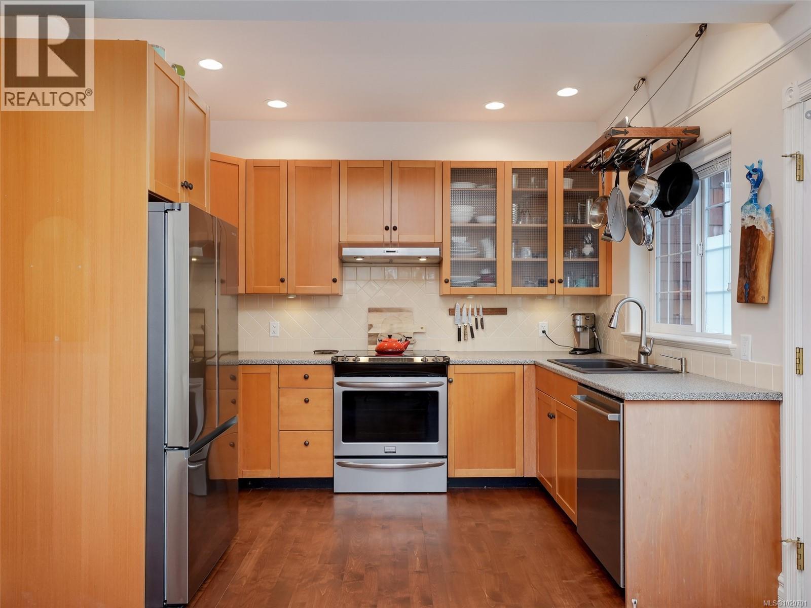 #3 445 ADMIRALS RD - 8