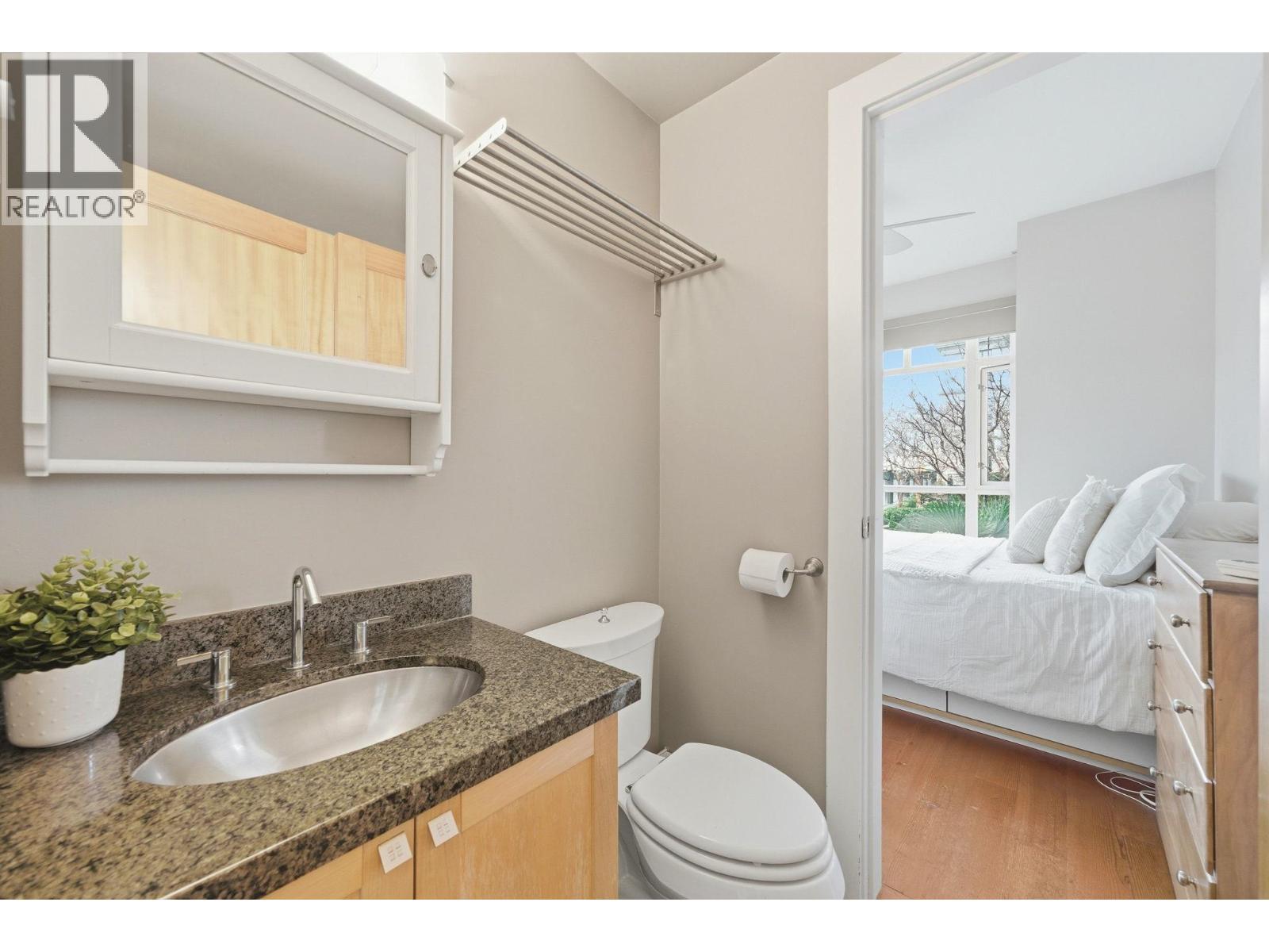 210 2515 ONTARIO STREET