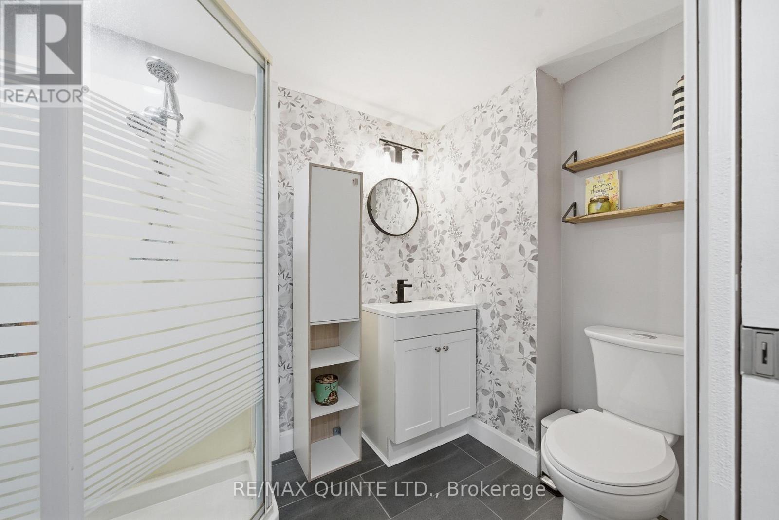 26 APPLEWOOD DRIVE - 25