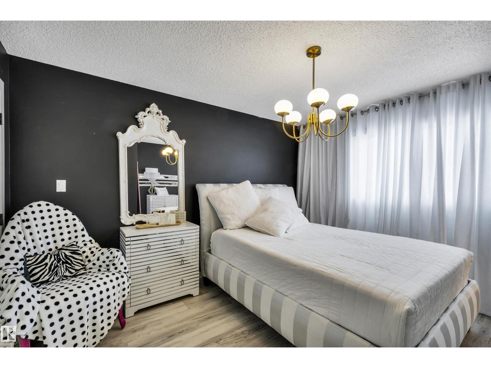 5409 56 ST - 24