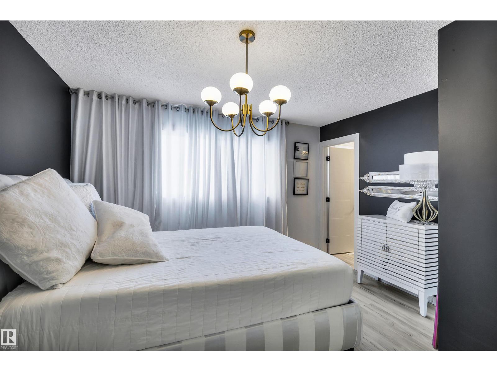 5409 56 ST - 25