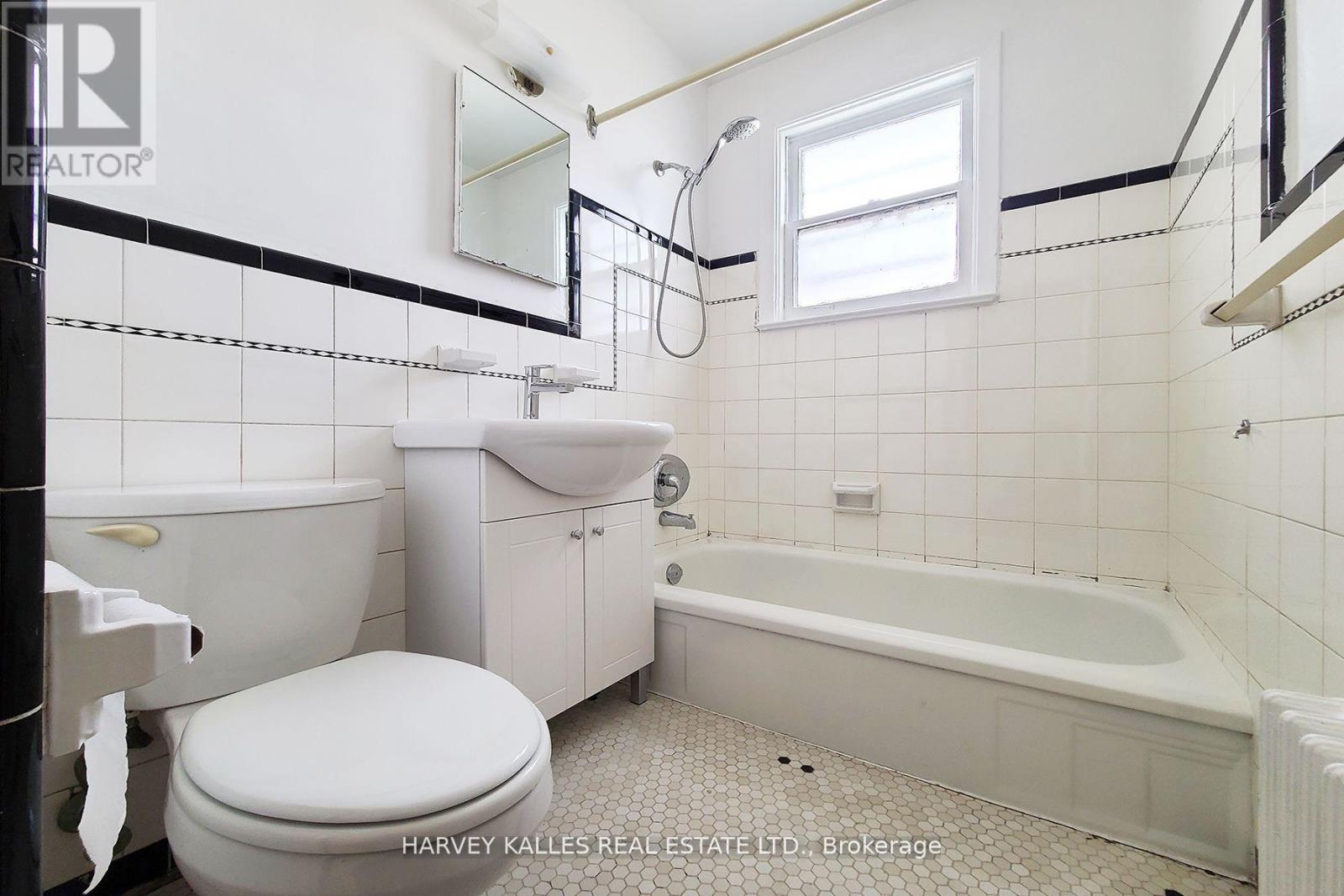 103 & 105 GILMOUR AVENUE - 12