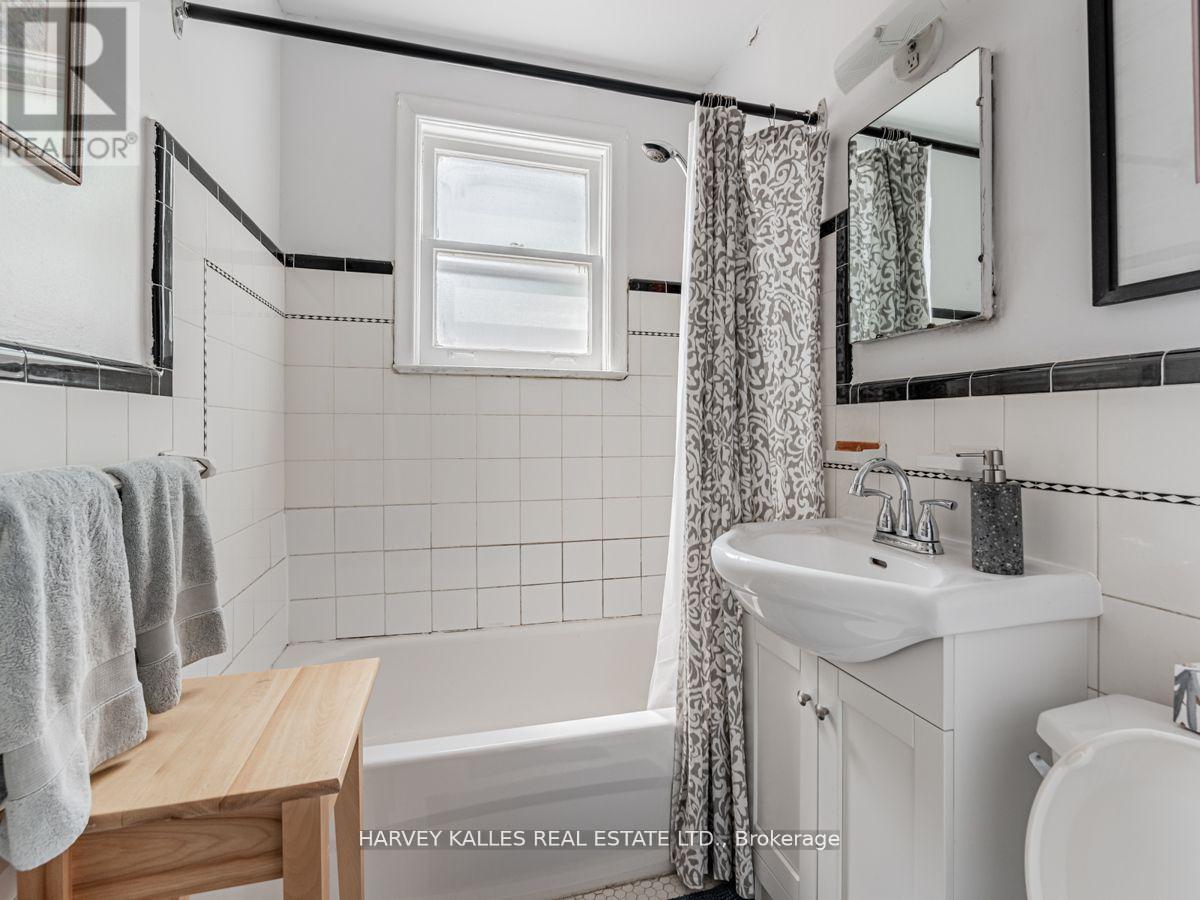 103 & 105 GILMOUR AVENUE - 24