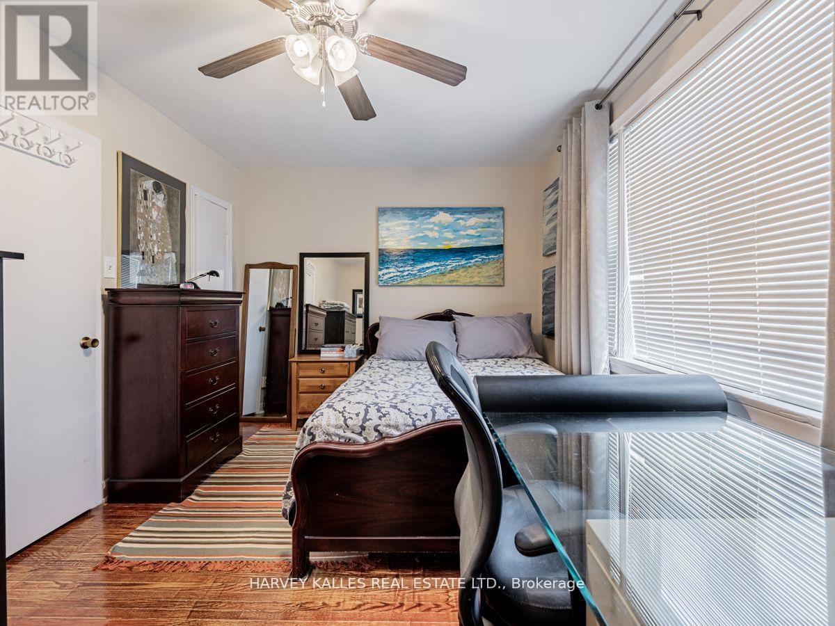 103 & 105 GILMOUR AVENUE - 28