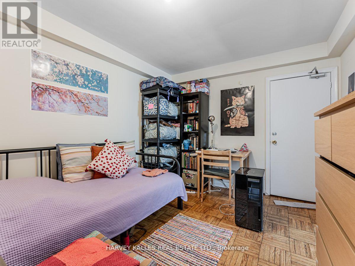 103 & 105 GILMOUR AVENUE - 32