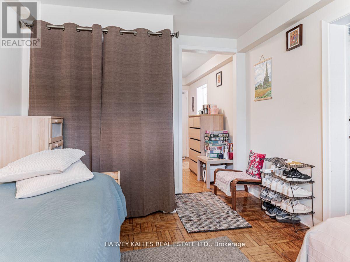 103 & 105 GILMOUR AVENUE - 35