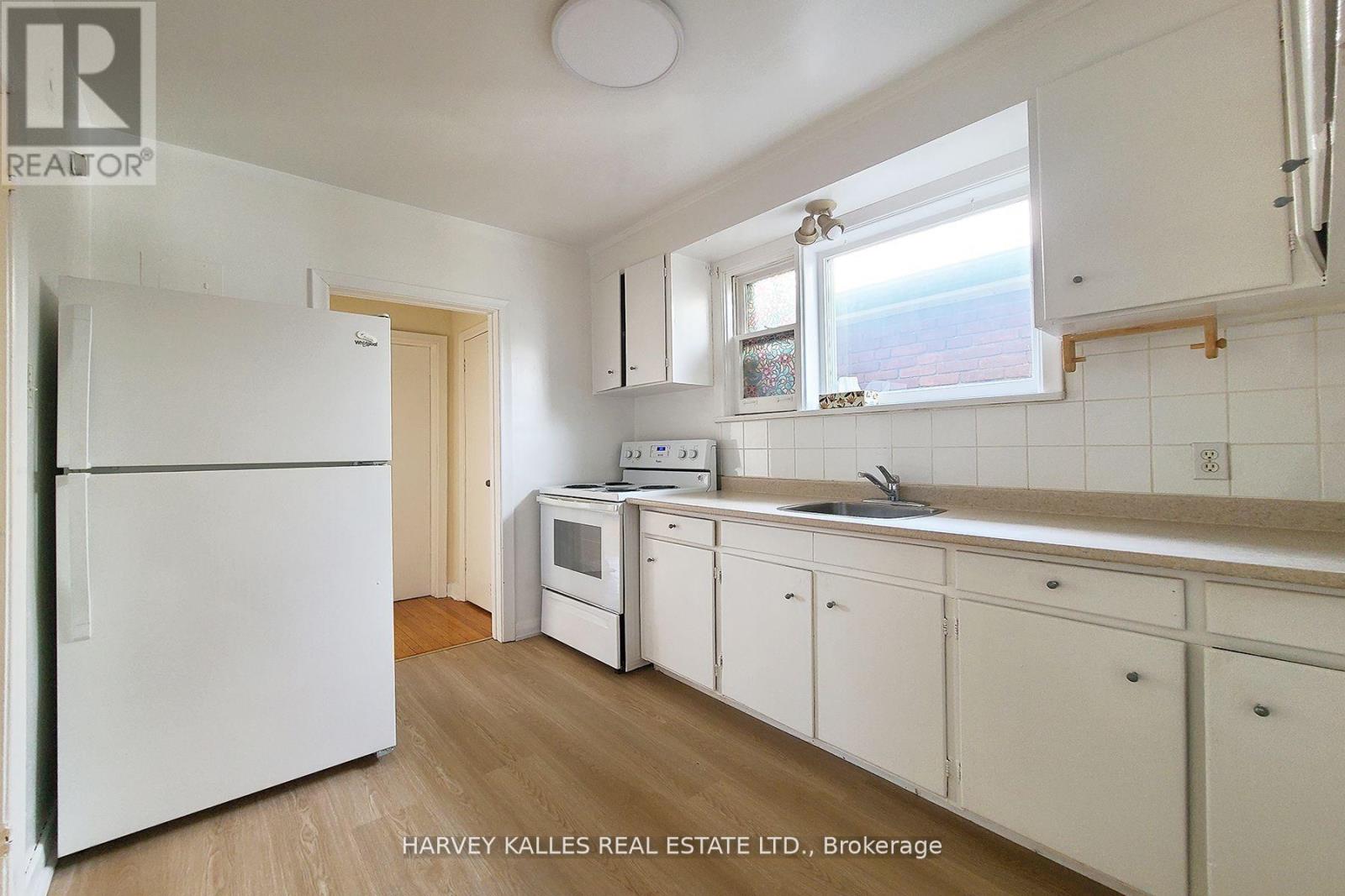 103 & 105 GILMOUR AVENUE - 8